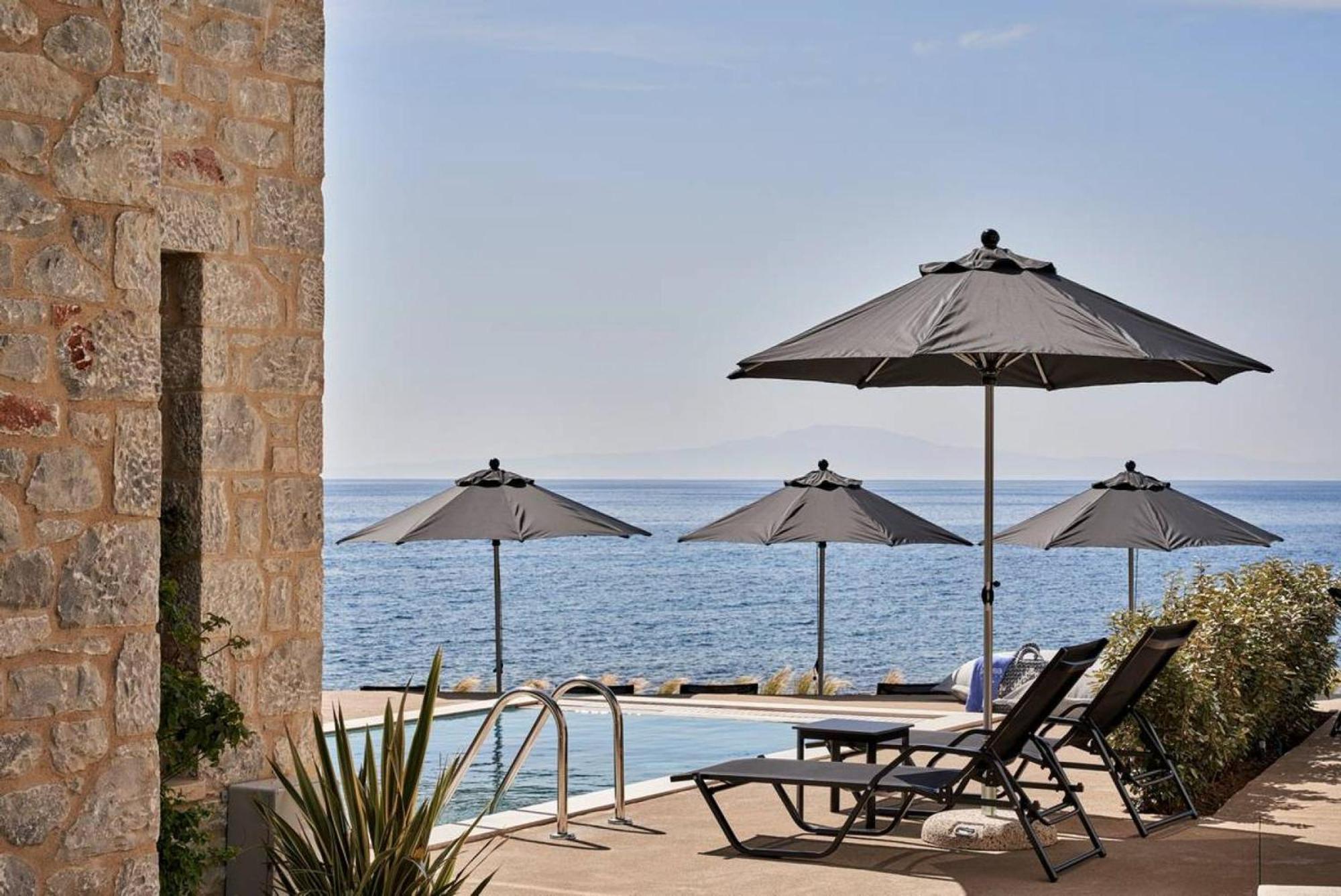 Beachfront Alassa Villas With Private Pools Kotronion  エクステリア 写真
