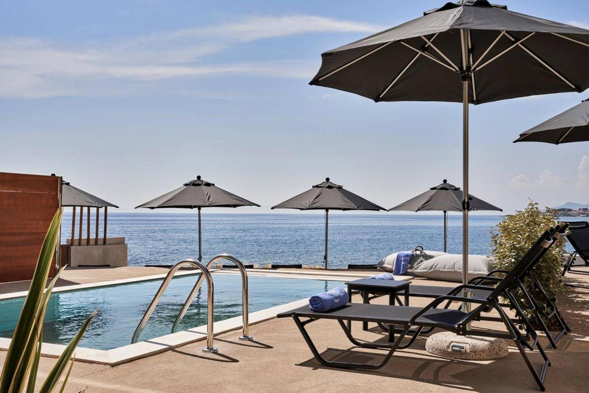 Beachfront Alassa Villas With Private Pools Kotronion  エクステリア 写真